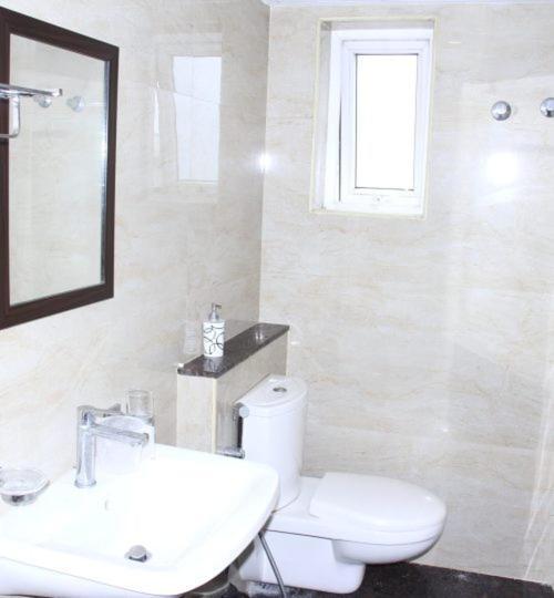 Ant Biz Rooms Near Chennai Trade Centre Exteriör bild